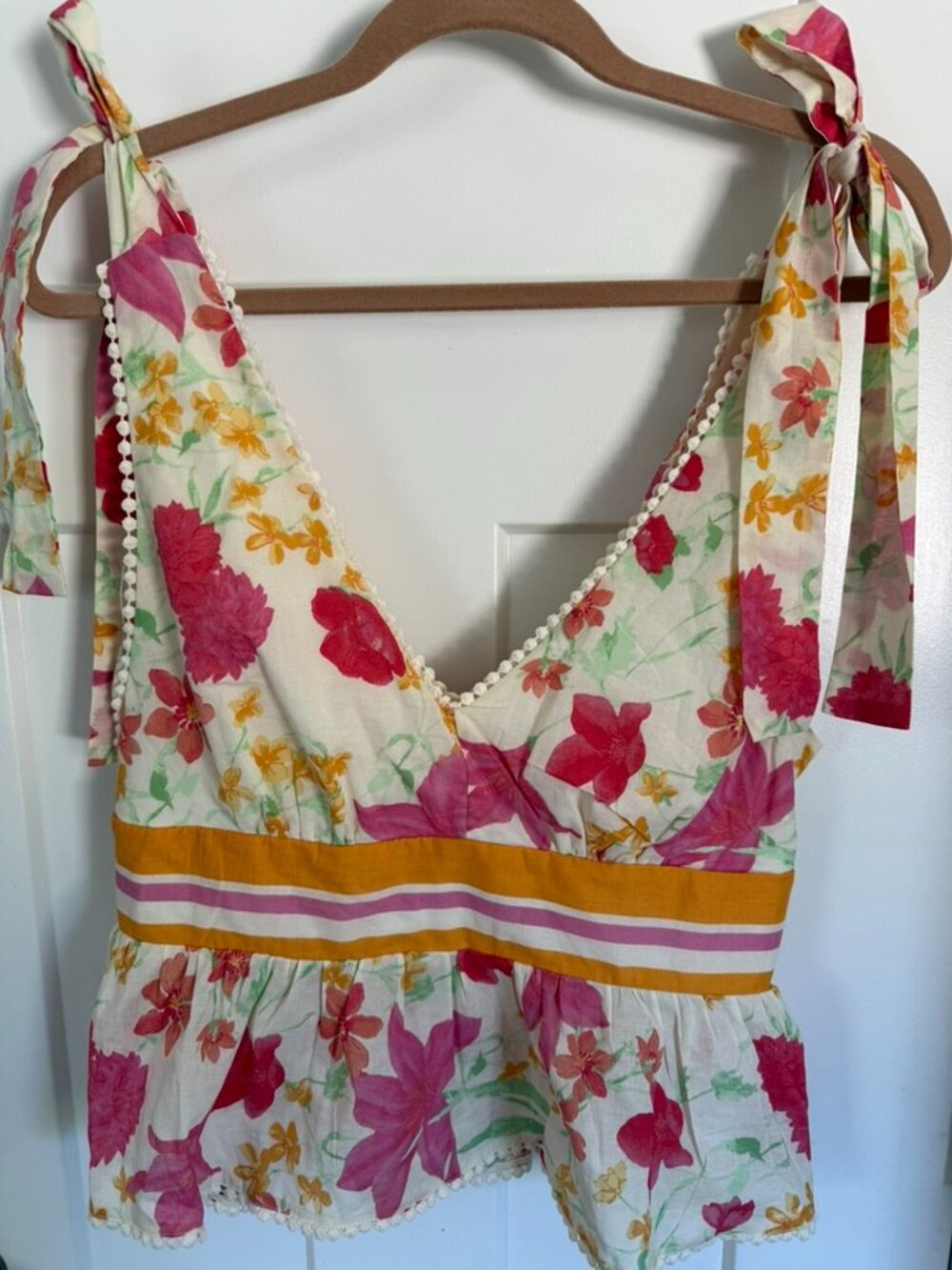 Francesca’s Floral Peplum V-Neck & V-Back Tie Strap Tank Top Brand New w/ Tag